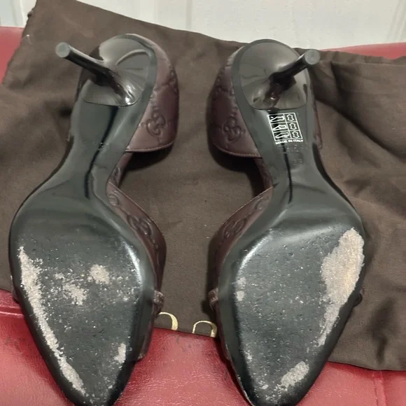 Gucci Brown Leather Heels with Decorative Chain - Picture 8 of 9